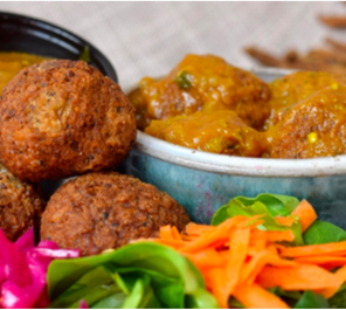 BLACK EYED BEANS KOFTA CURRY WITH SPICY EGGPLANT SAUCE (10 OZ ENTREE PACK)